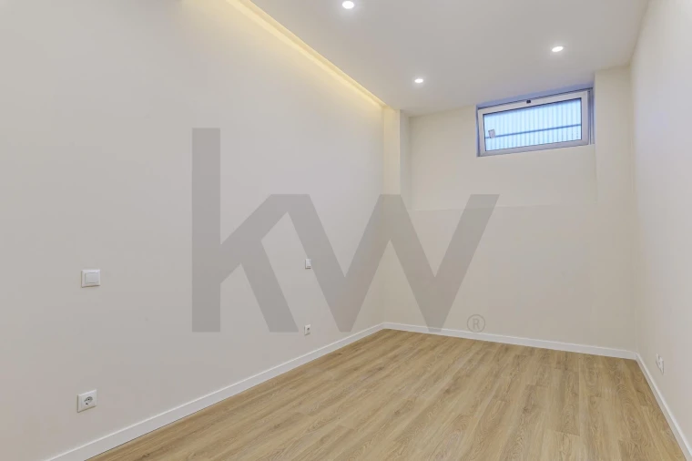 Apartamento T3 para Arrendamento em Benfica Foto 21