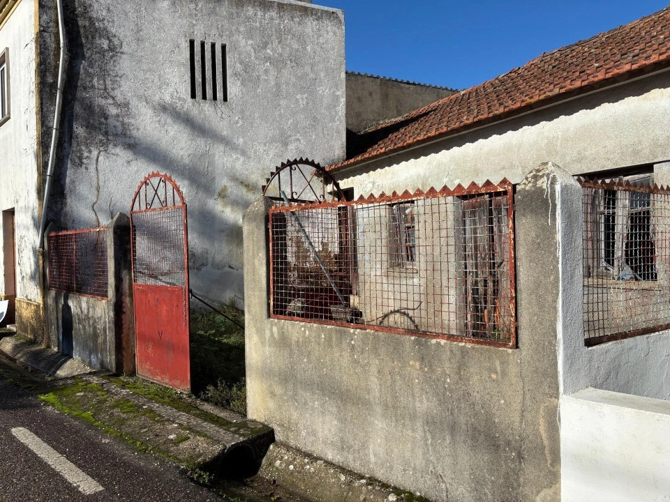 Moradia T1 para Venda em Olalhas Foto 1