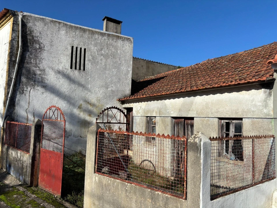 Moradia T1 para Venda em Olalhas Foto 2