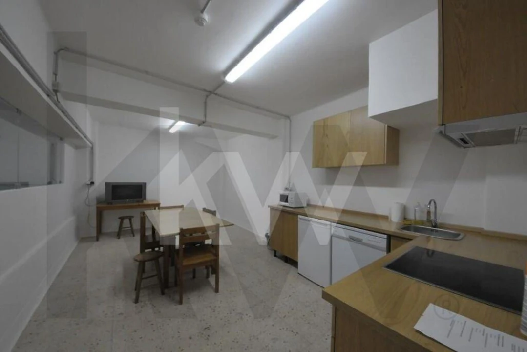 Armazém para Venda em Alvalade Foto 6
