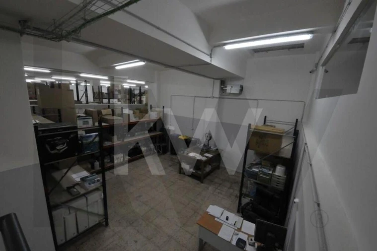 Armazém para Venda em Alvalade Foto 4