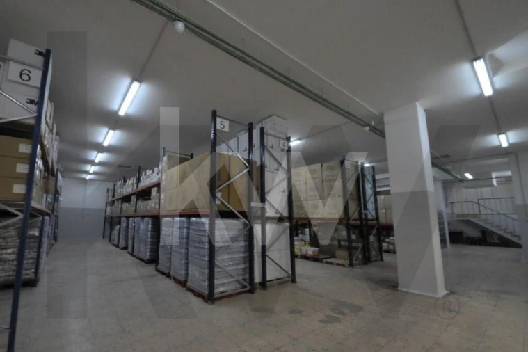 Armazém para Venda em Alvalade Foto 3