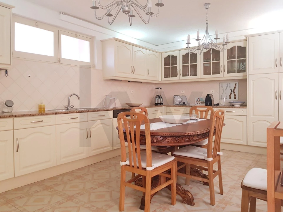 Moradia T4 para Venda em Quinta do Anjo Foto 11