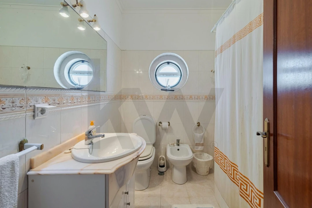 Moradia T5 para Venda em Laranjeiro e Feijó Foto 22