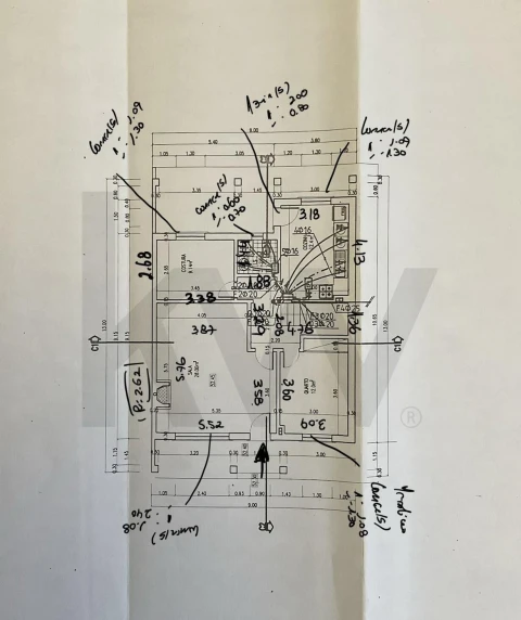 Moradia T5 para Venda em Laranjeiro e Feijó