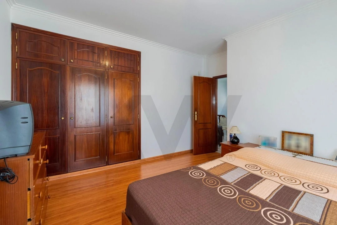 Moradia T5 para Venda em Laranjeiro e Feijó Foto 15