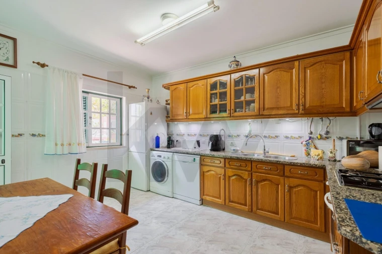 Moradia T5 para Venda em Laranjeiro e Feijó Foto 7