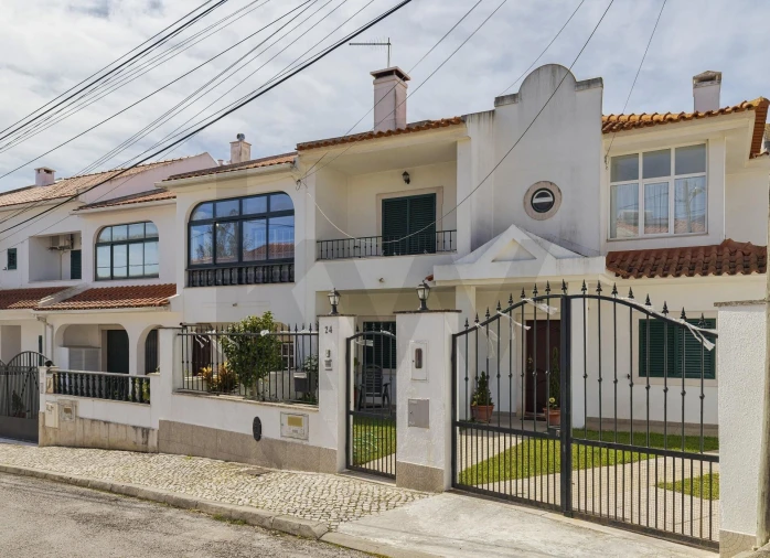 Moradia T5 para Venda em Laranjeiro e Feijó Foto 2