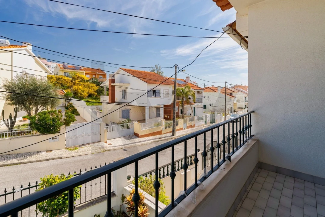 Moradia T5 para Venda em Laranjeiro e Feijó Foto 16