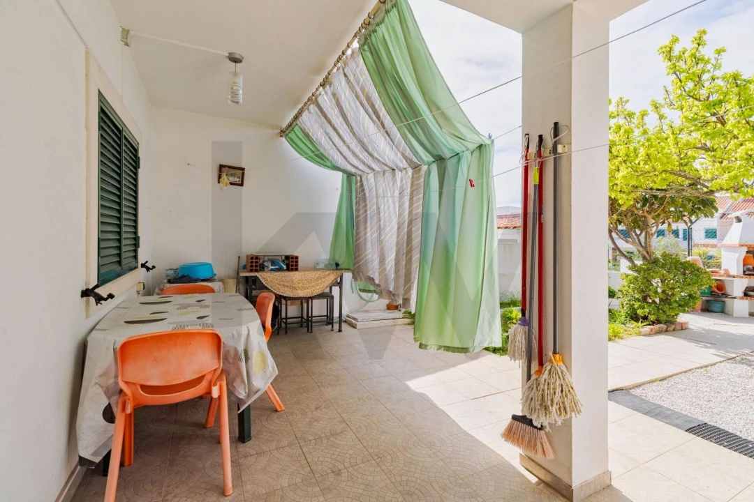 Moradia T5 para Venda em Laranjeiro e Feijó Foto 23