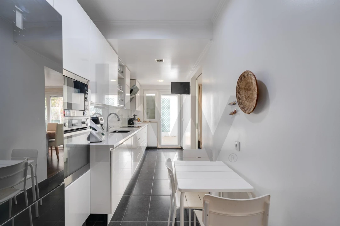 Apartamento T3 para Arrendamento em Avenidas Novas Foto 9