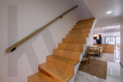 Moradia T5 para Venda em Ponta Delgada (São José)