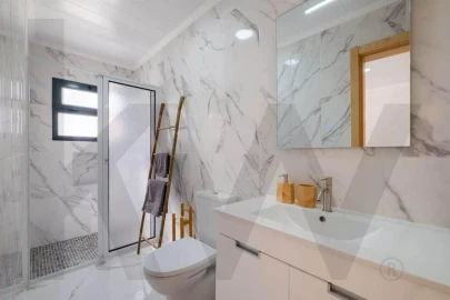 Moradia T5 para Venda em Ponta Delgada (São José)