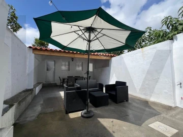 Moradia T5 para Venda em Ponta Delgada (São José)