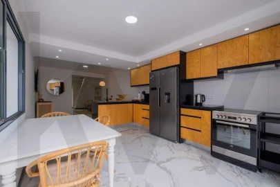 Moradia T5 para Venda em Ponta Delgada (São José)