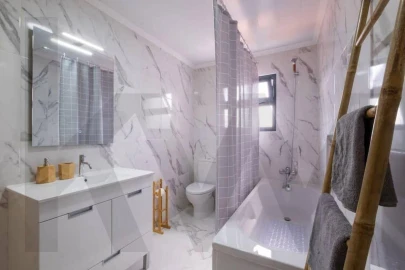 Moradia T5 para Venda em Ponta Delgada (São José)