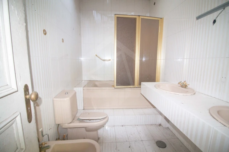 Moradia T6 para Venda em São João da Madeira Foto 12