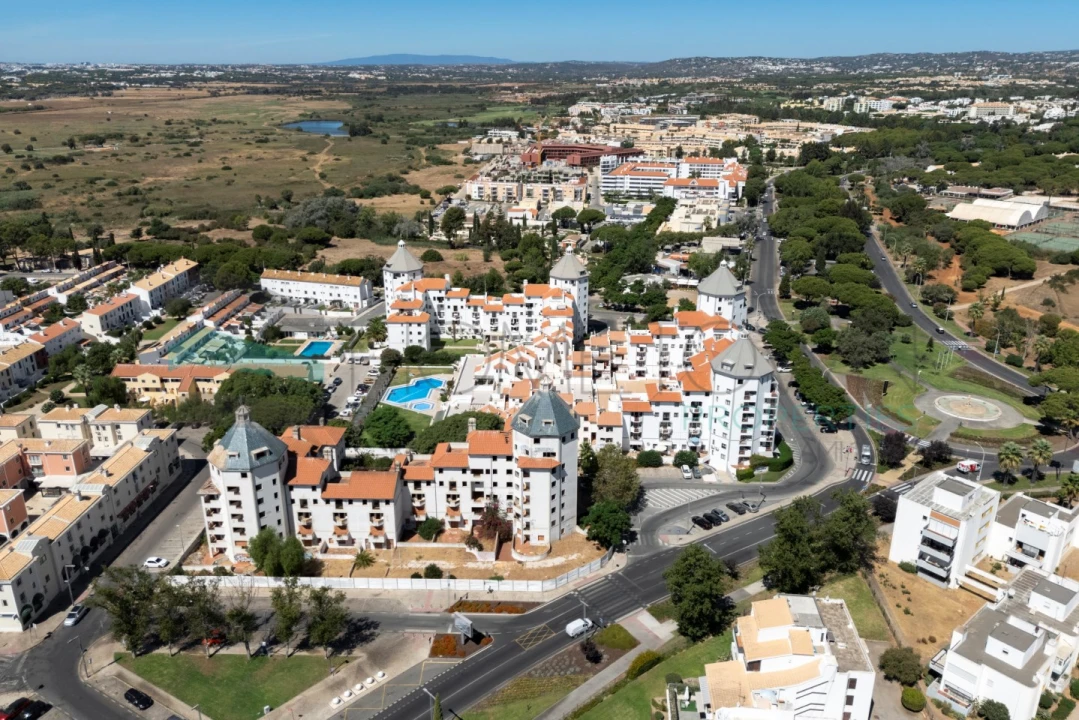 Apartamento T2 para Venda em Quarteira Foto 17