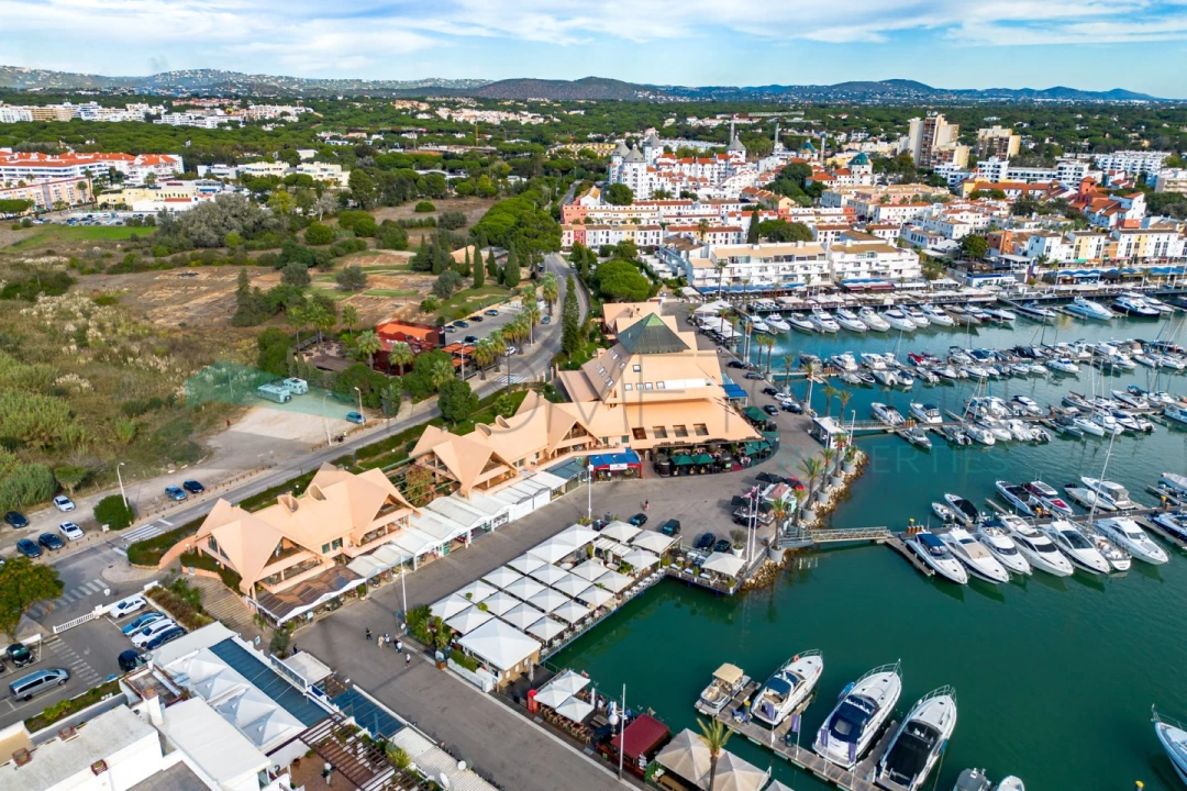 Apartamento T2 para Venda em Quarteira Foto 21