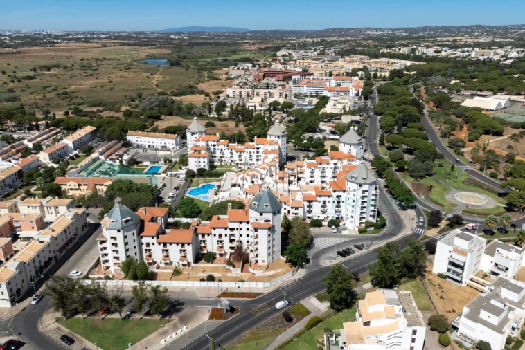 Apartamento T2 para Venda em Quarteira Foto 17