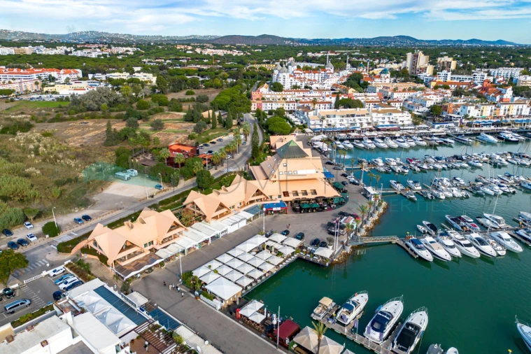 Apartamento T2 para Venda em Quarteira Foto 21