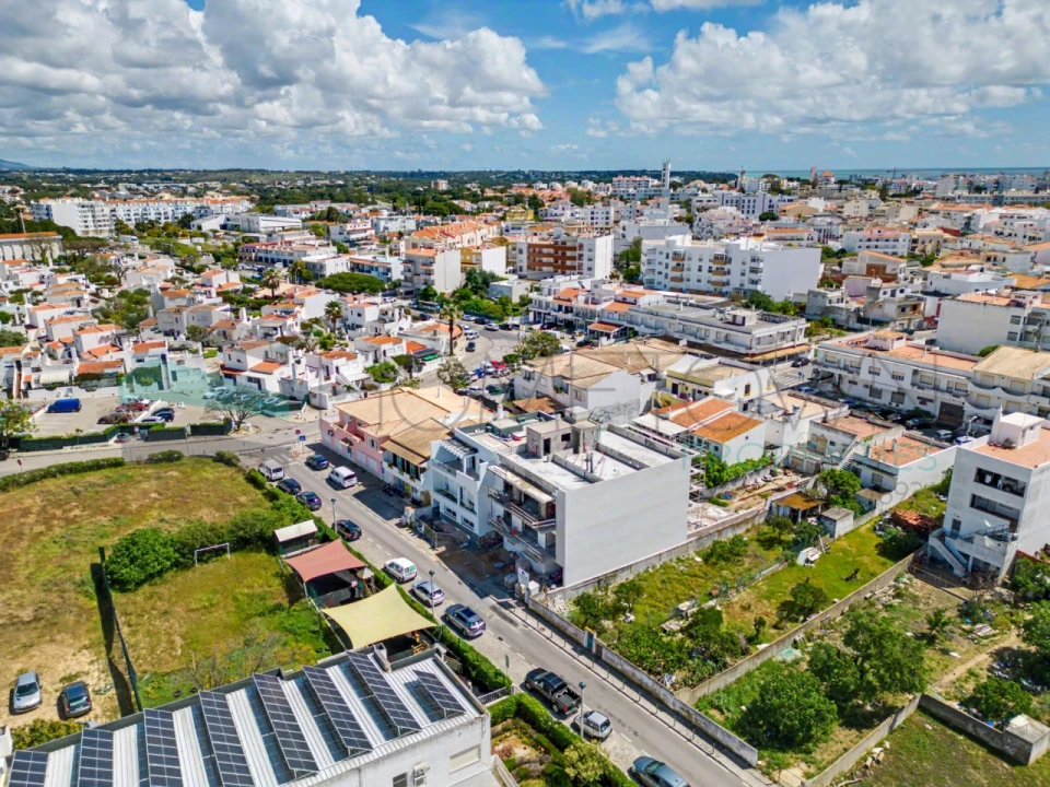 Apartamento T2 para Venda em Quarteira Foto 9