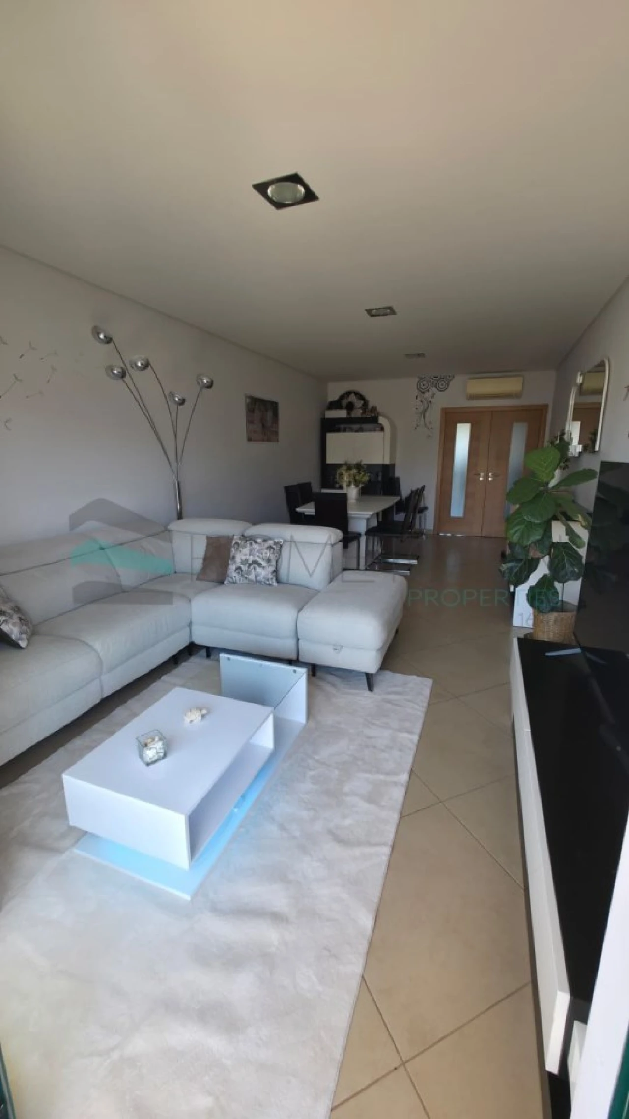 Apartamento T3 para Venda em Quarteira Foto 3