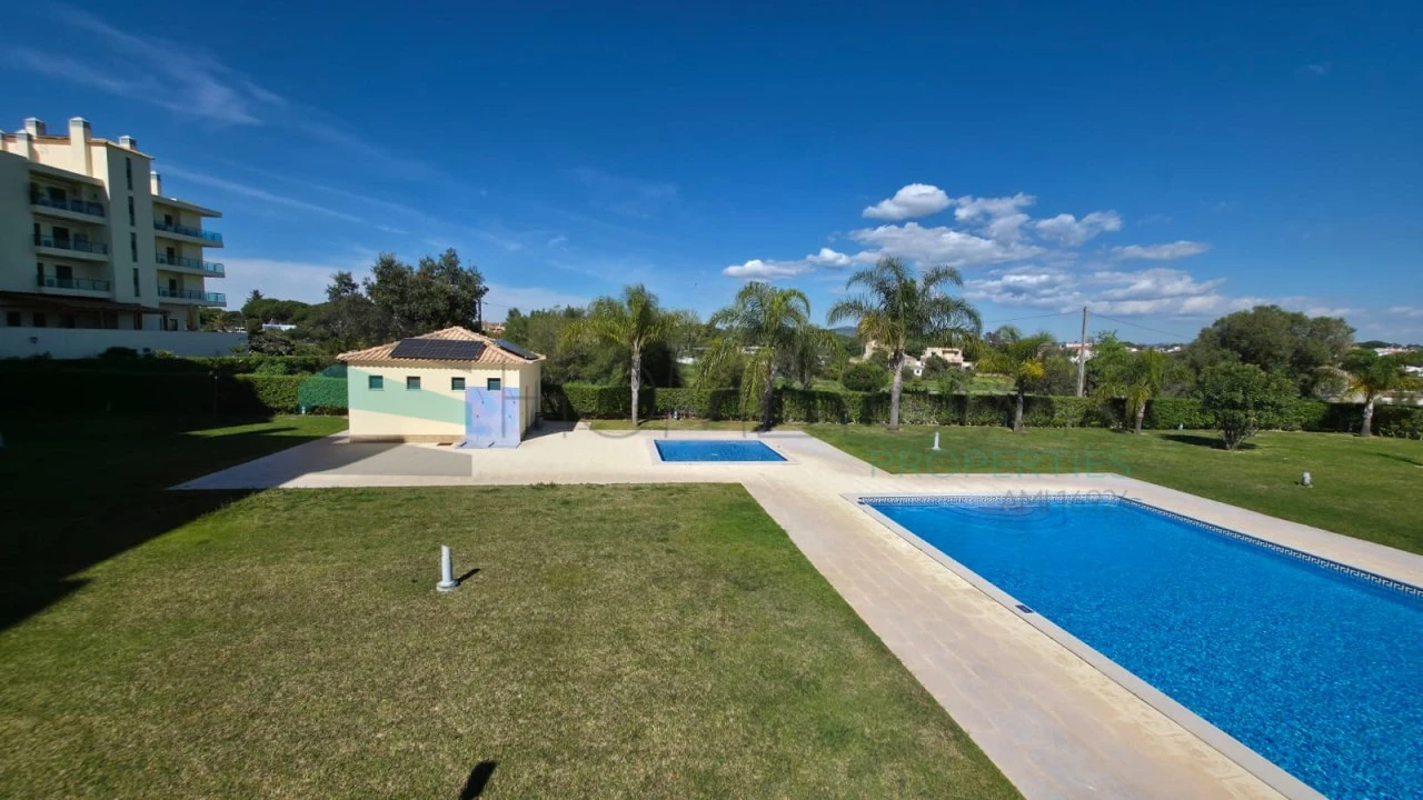 Apartamento T3 para Venda em Quarteira Foto 8