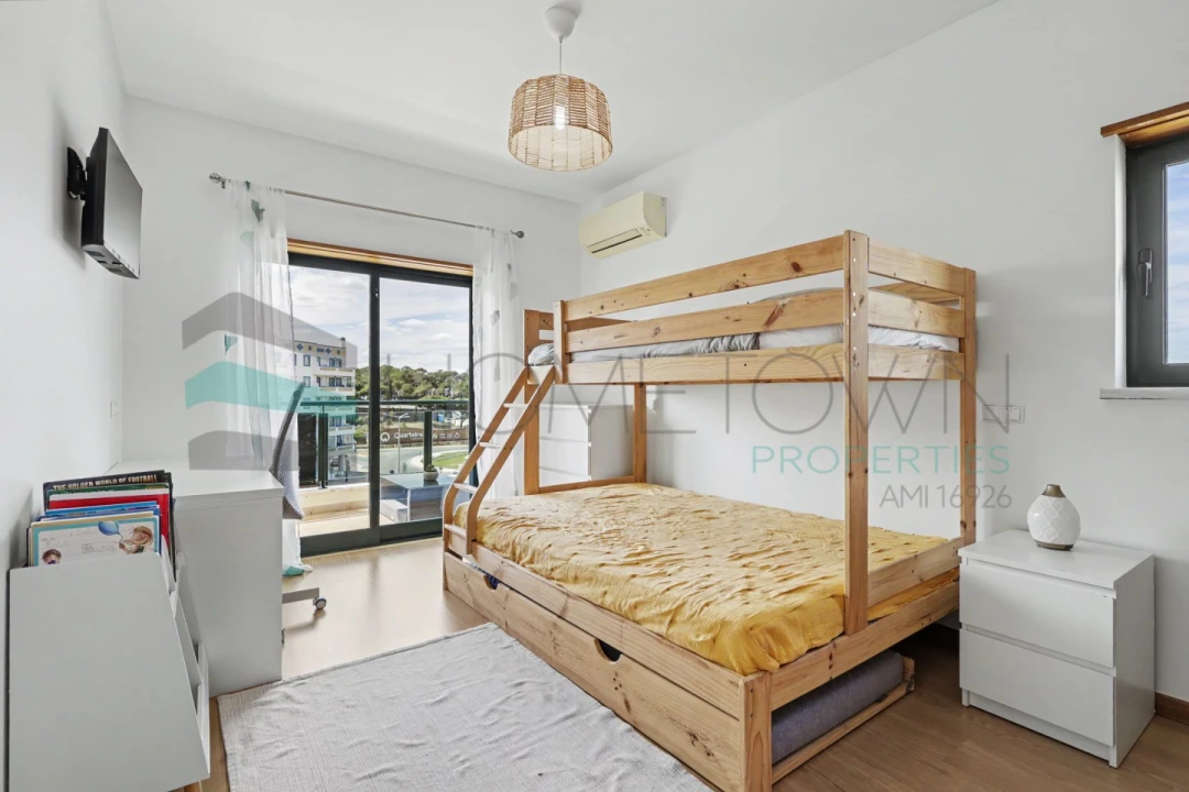 Apartamento T3 para Venda em Quarteira Foto 23