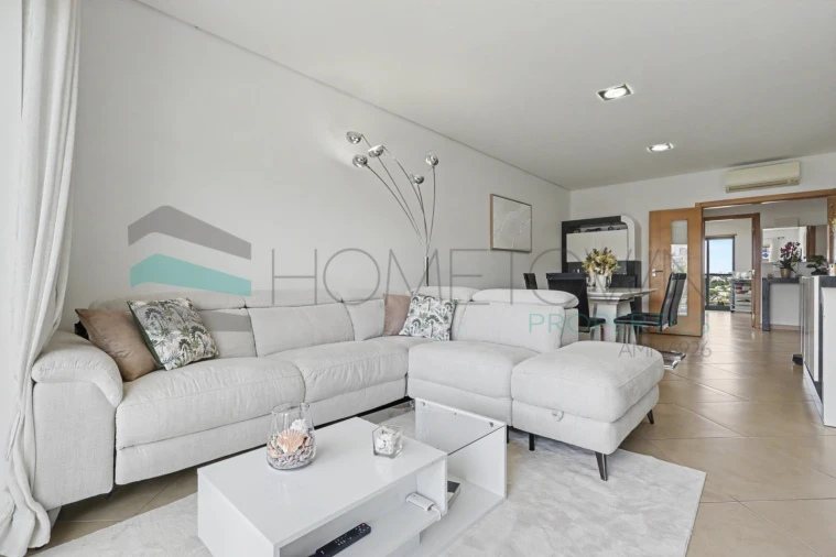 Apartamento T3 para Venda em Quarteira Foto 11