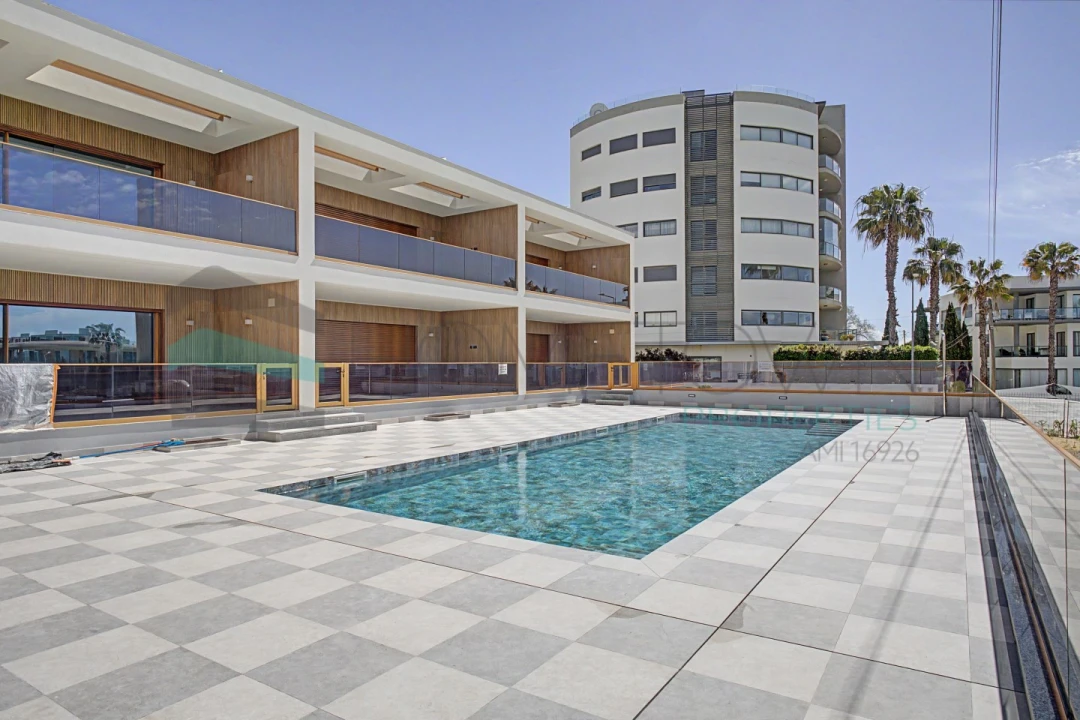 Apartamento T2 para Venda em Quarteira Foto 1