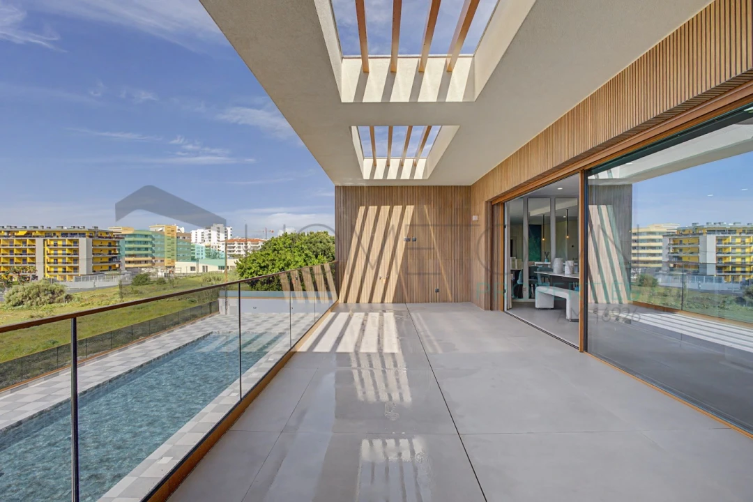 Apartamento T2 para Venda em Quarteira Foto 5