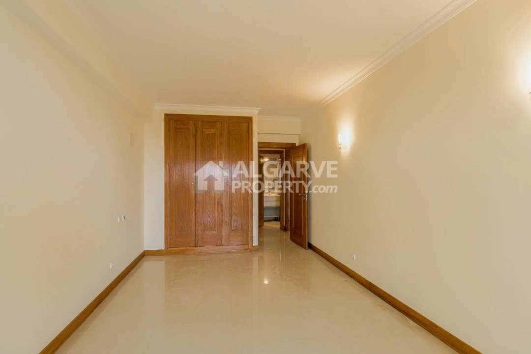 Apartamento T2 para Venda em Quarteira Foto 15