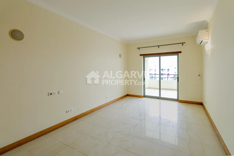 Apartamento T2 para Venda em Quarteira Foto 13