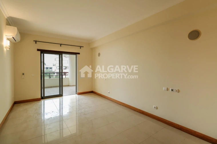 Apartamento T2 para Venda em Quarteira Foto 5