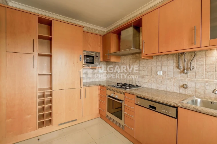 Apartamento T2 para Venda em Quarteira Foto 12