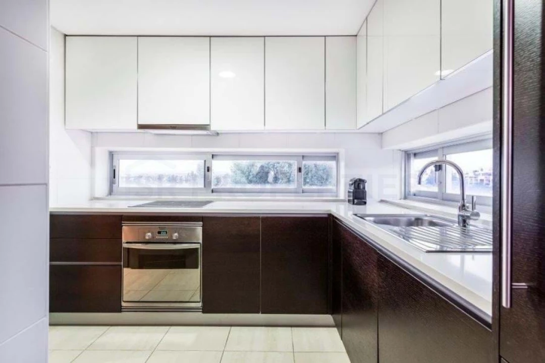 Apartamento T2 para Venda em Quarteira Foto 4