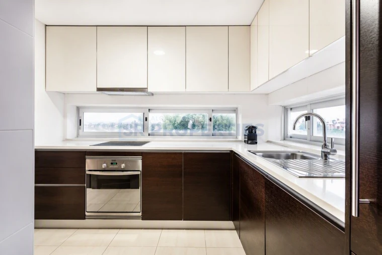Apartamento T2 para Venda em Quarteira Foto 4