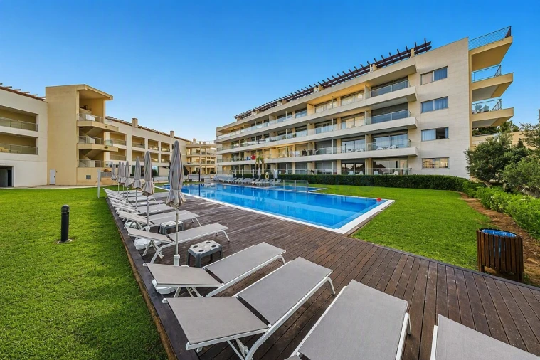 Apartamento T2 para Venda em Quarteira Foto 6