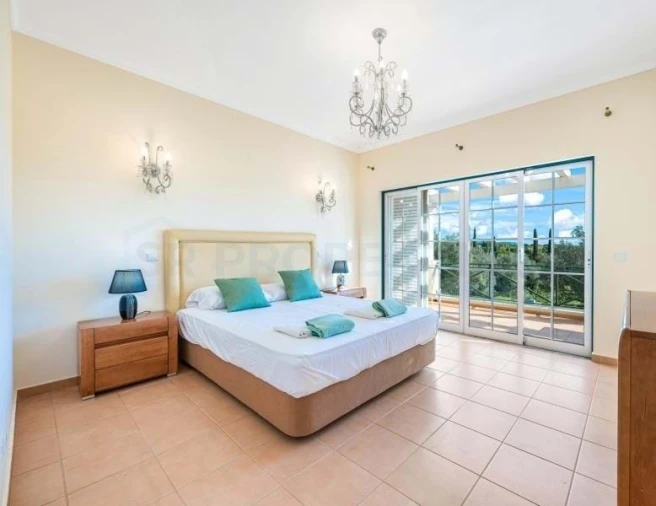 Moradia T4 para Venda em Quarteira Foto 15