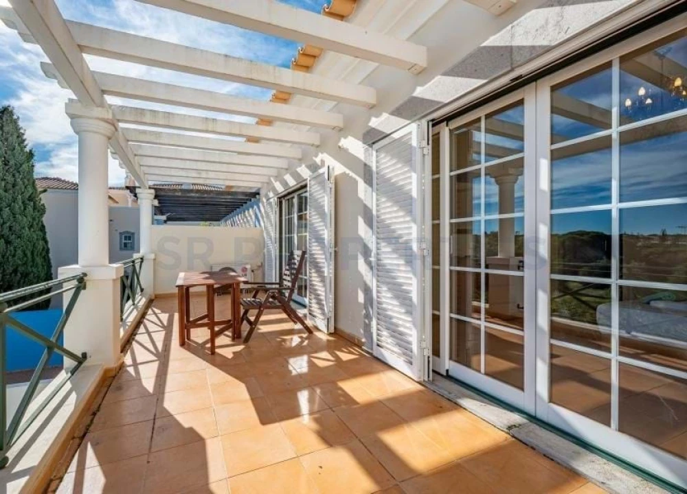 Moradia T4 para Venda em Quarteira Foto 5