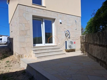 Moradia T2 para Venda em Monção e Troviscoso