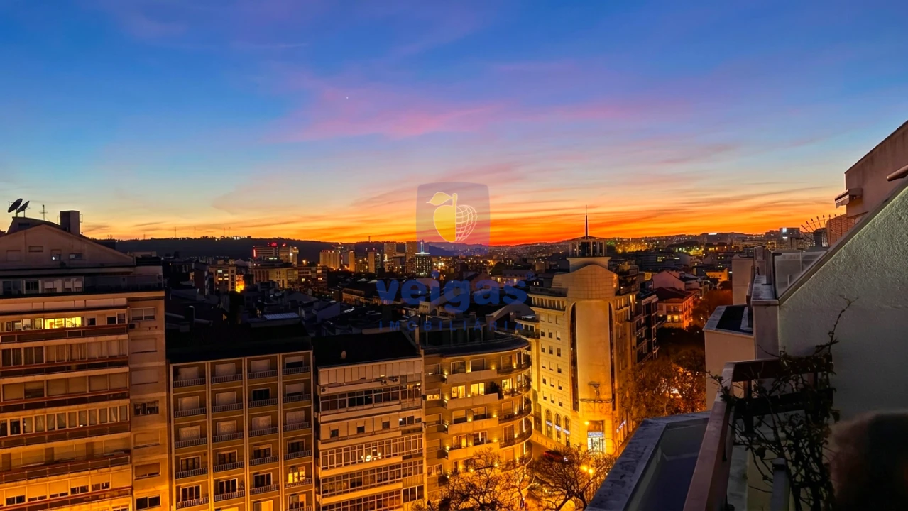 Apartamento T5 para Venda em Avenidas Novas Foto 1