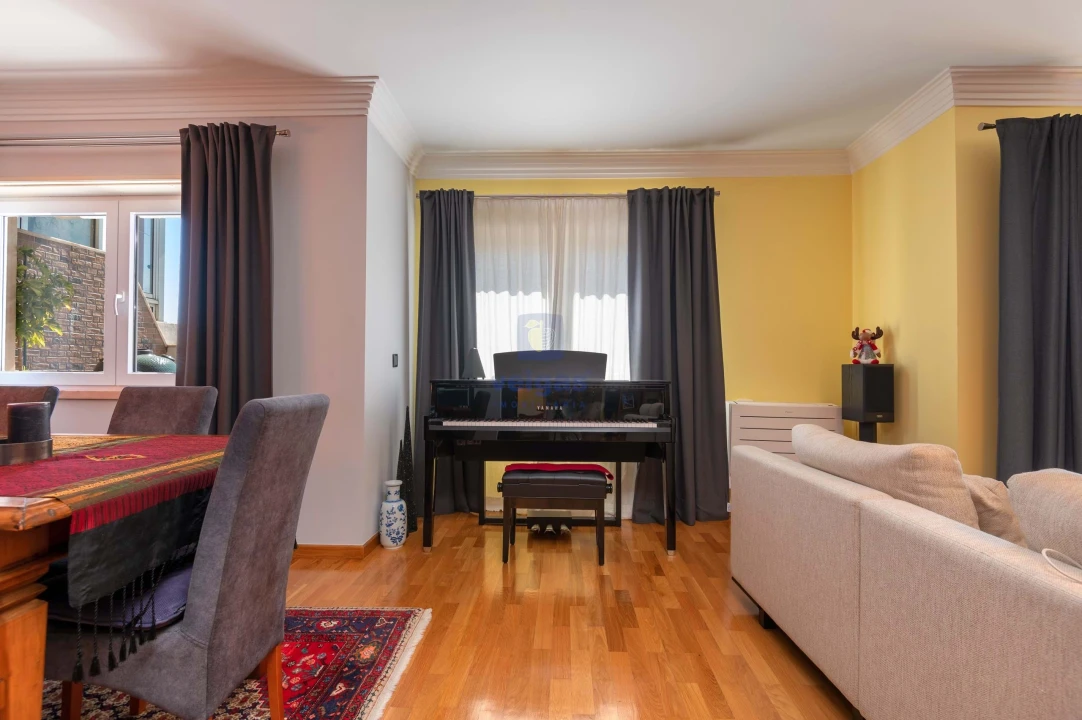 Apartamento T5 para Venda em Avenidas Novas Foto 7