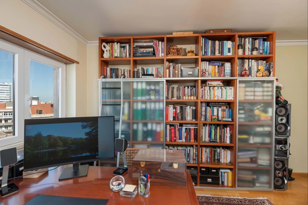 Apartamento T5 para Venda em Avenidas Novas Foto 28