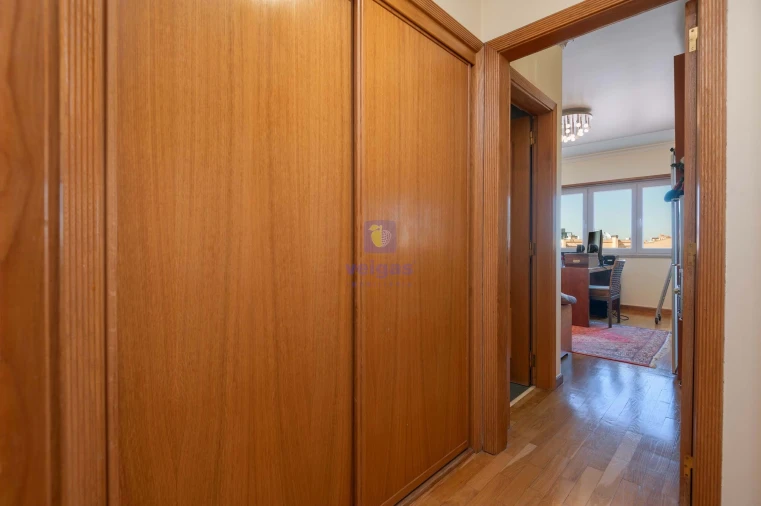 Apartamento T5 para Venda em Avenidas Novas Foto 24