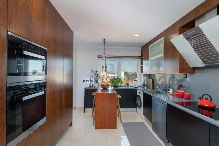 Apartamento T5 para Venda em Avenidas Novas Foto 14