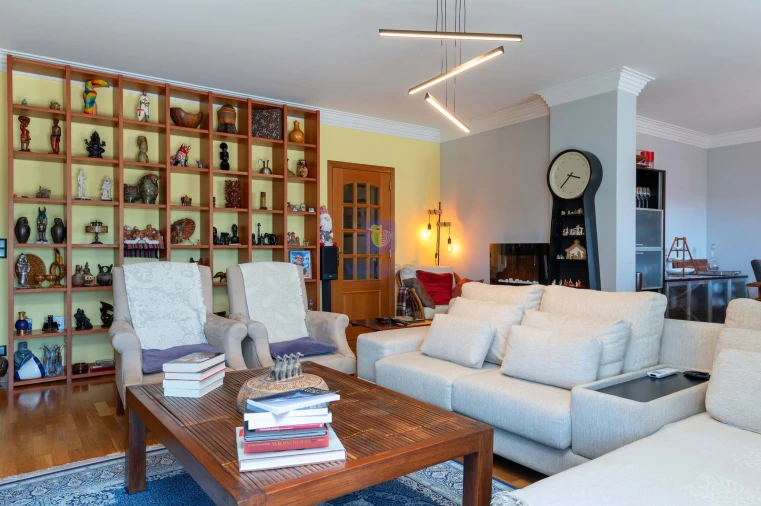 Apartamento T5 para Venda em Avenidas Novas Foto 5