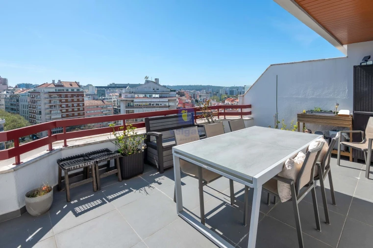 Apartamento T5 para Venda em Avenidas Novas Foto 9