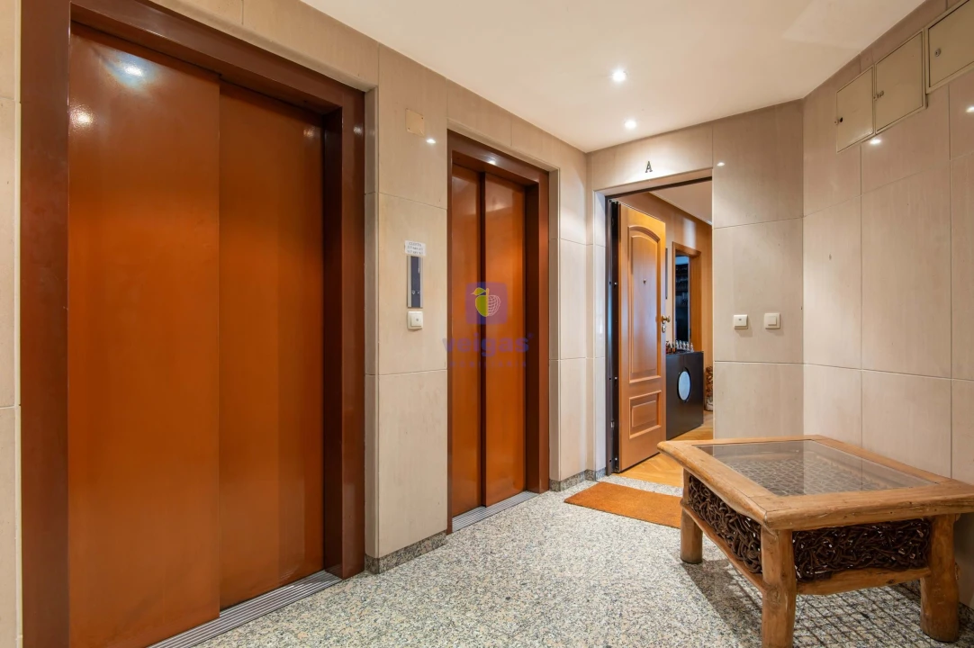 Apartamento T5 para Venda em Avenidas Novas Foto 37